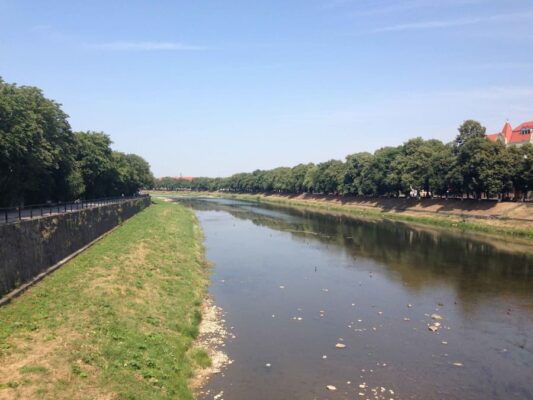 Uzhgorod-reka-Uzh