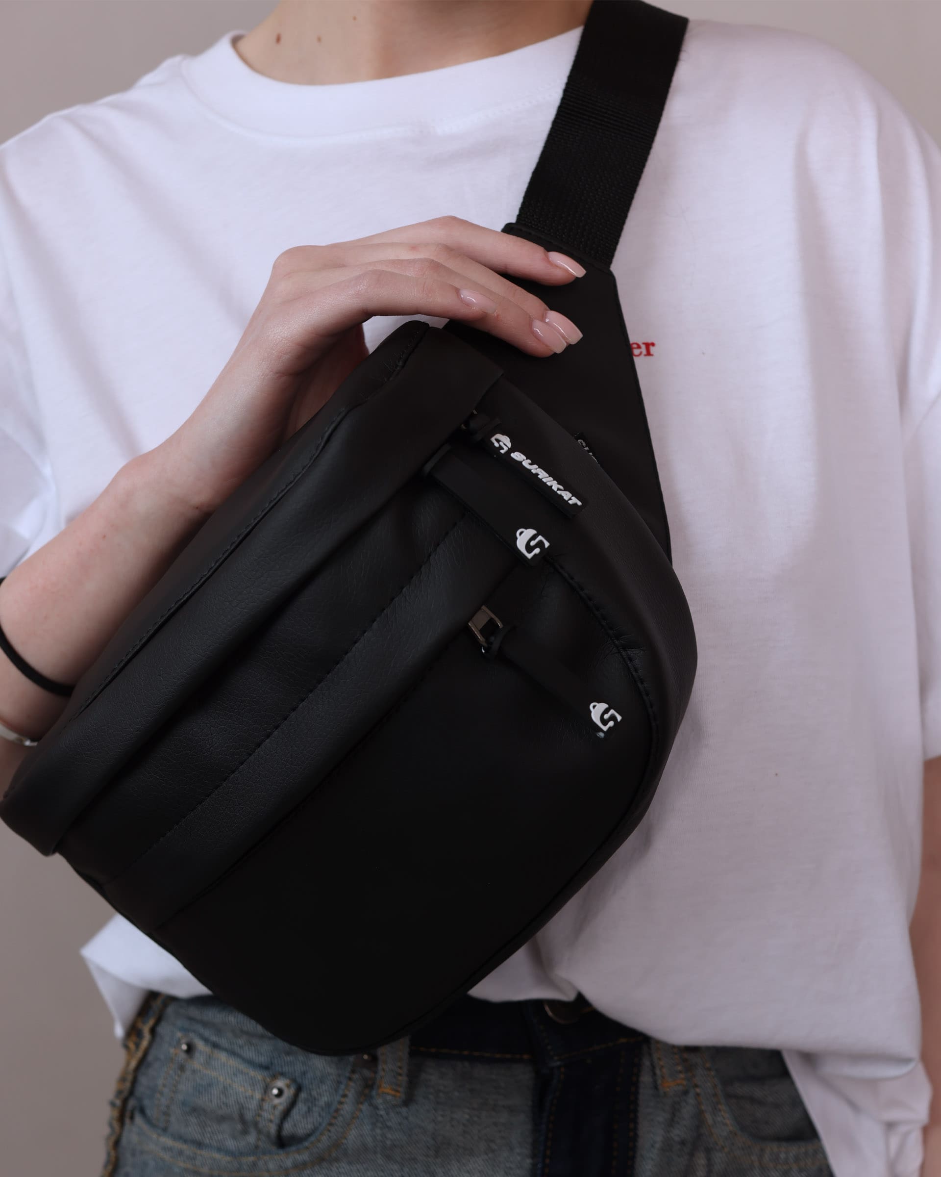 Поясна сумка Surikat модель: Tornado колір: чорний екошкіра